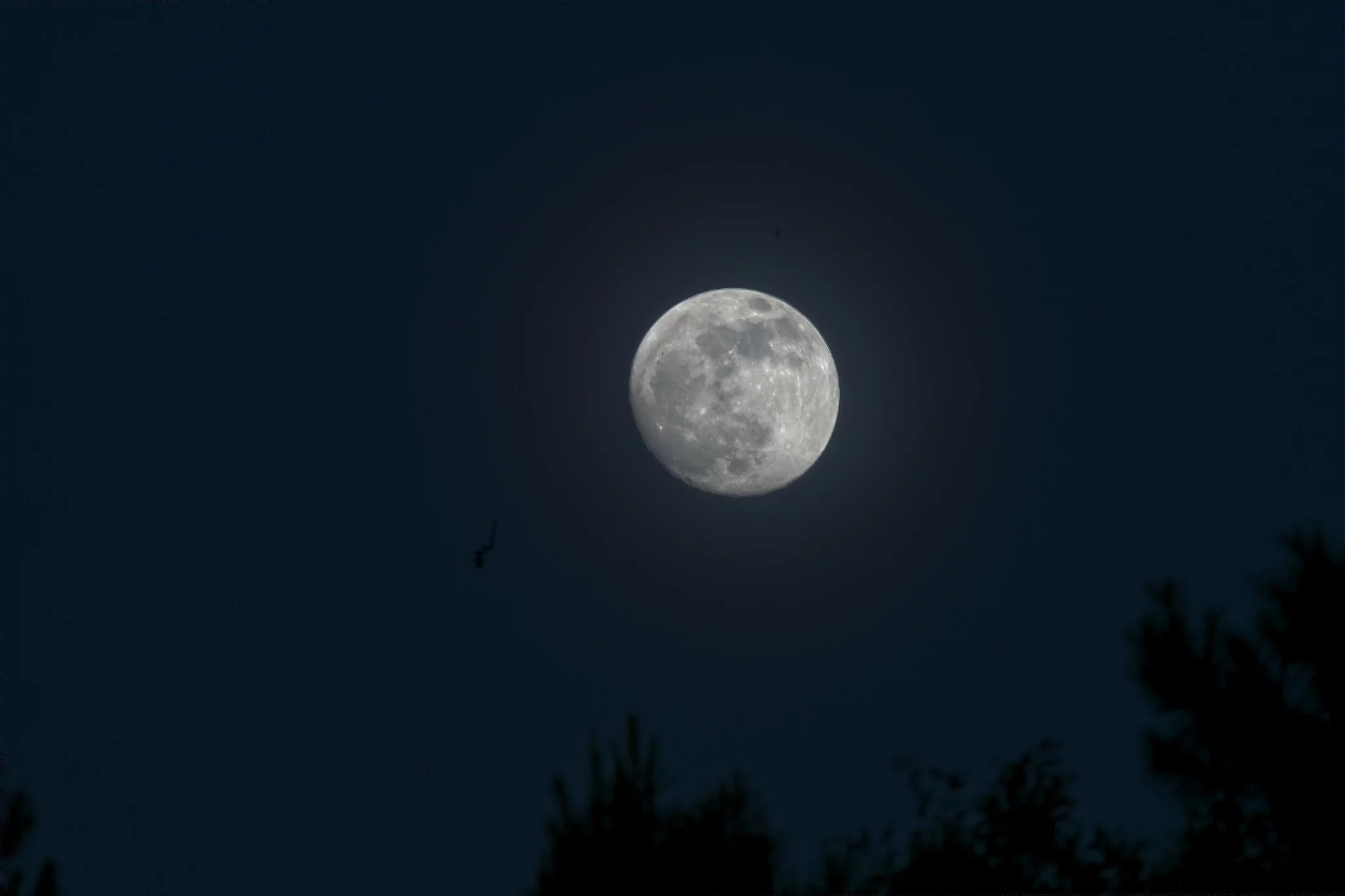 5-shot HDR exposure bracket of the June 12 moon